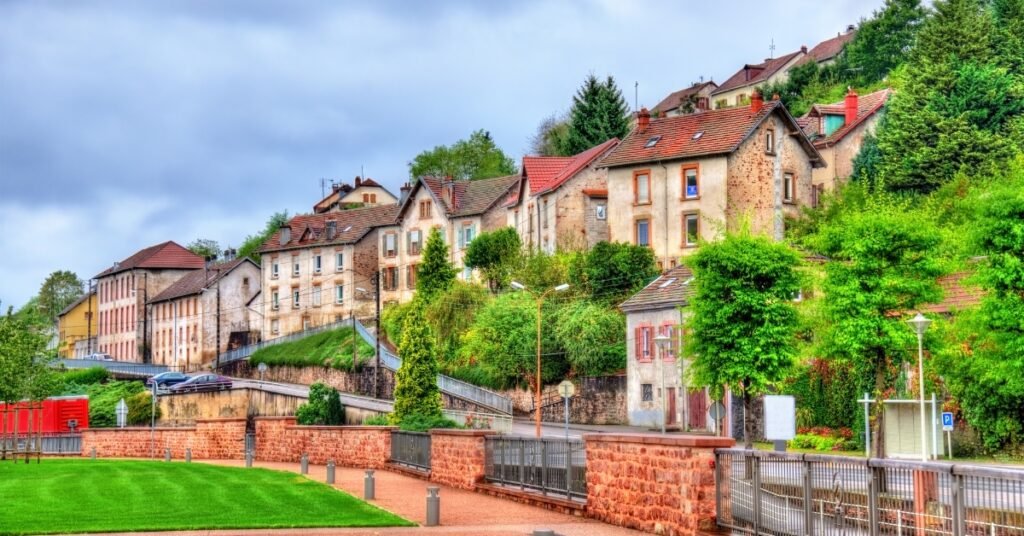 Earn Money for Moving to European Towns