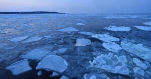 What Kind Of Plate Boundary Runs Across Iceland